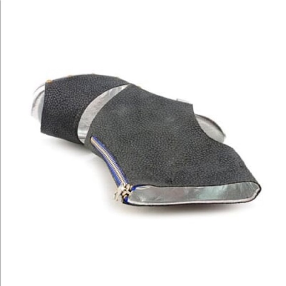 Cri De Coeur peep toe light weight platform - Picture 3 of 5